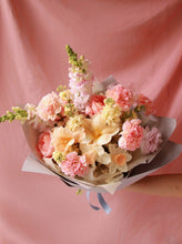 Load image into Gallery viewer, Rococo's ‘Pick of the Day’ Bouquet