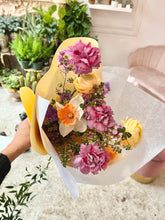 Load image into Gallery viewer, Rococo's ‘Pick of the Day’ Bouquet
