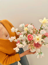 Load image into Gallery viewer, Rococo's ‘Pick of the Day’ Arrangement