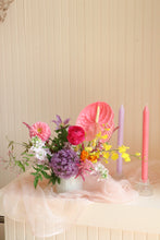 Load image into Gallery viewer, Petite Centerpiece
