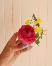 Load image into Gallery viewer, Boutonniere
